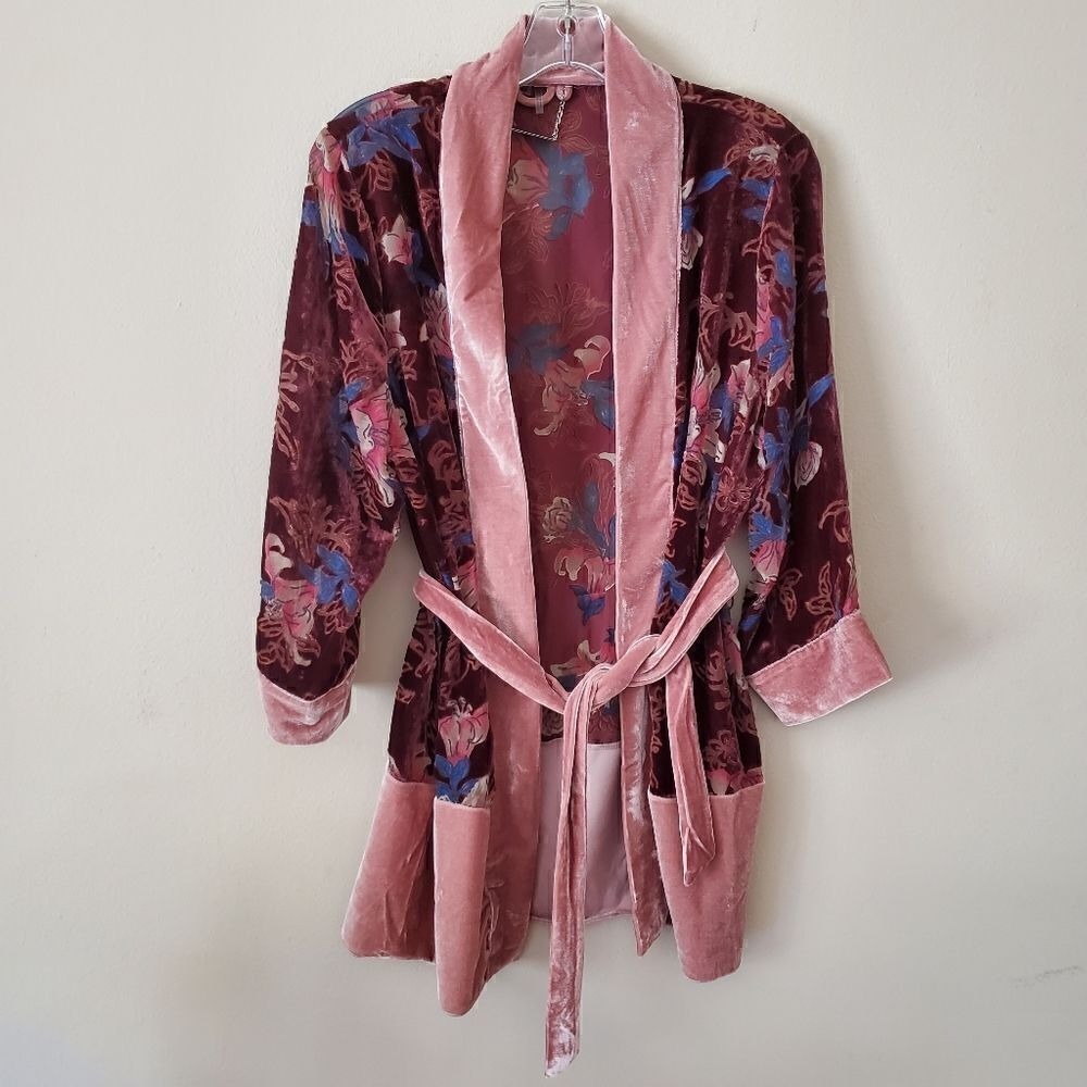 Paparazzi Velvet‎ Floral Burnout Robe Kimono Jacket Pink Burgundy Medium - Picture 7 of 7